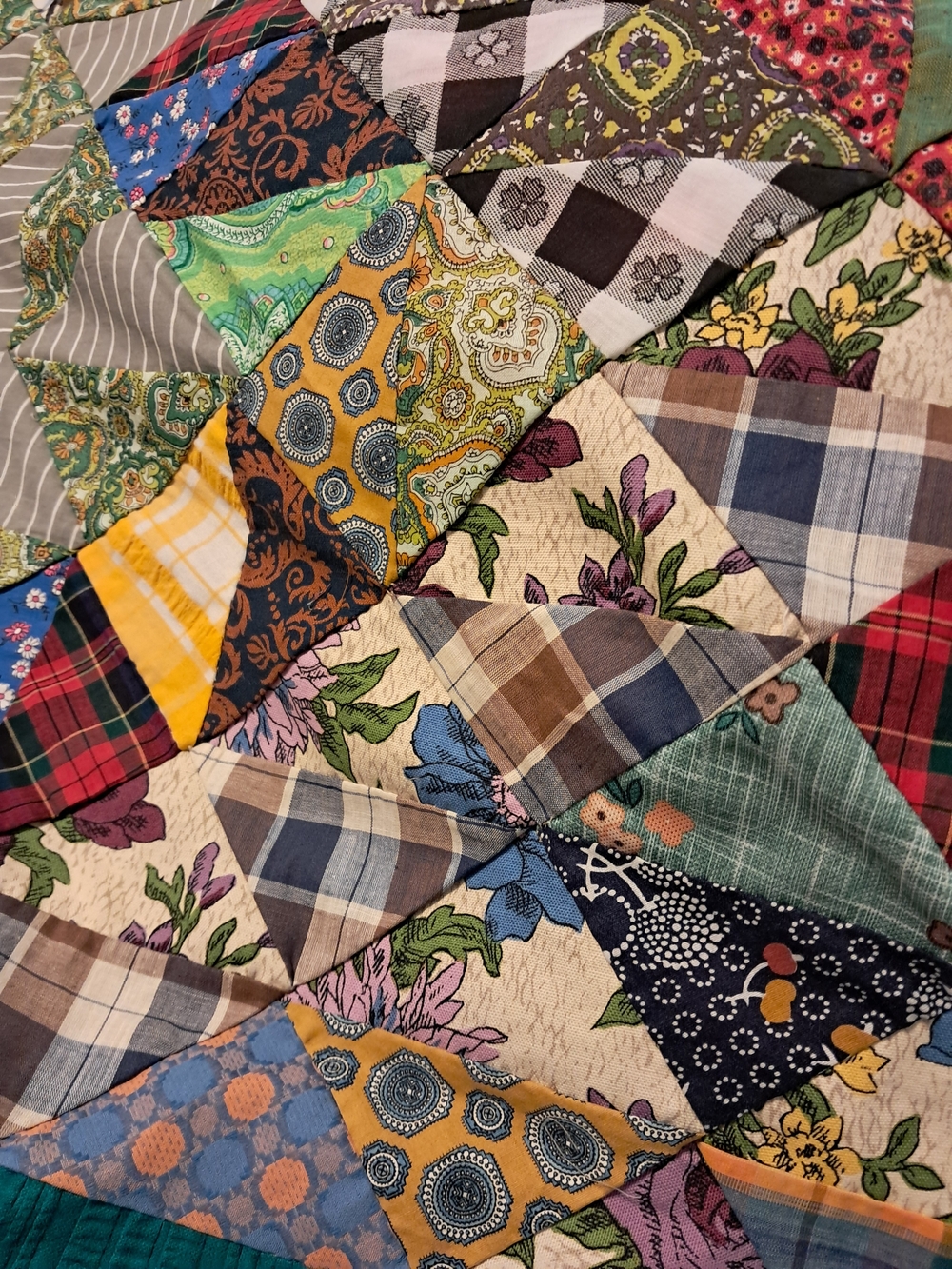 4066 Vintage Pieced Hand Stitched Colorful Quilt Top, 70" X 85". - Picture 11 of 11